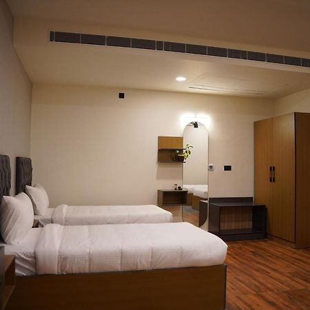The Continental Inn & Suites Mysore Esterno foto