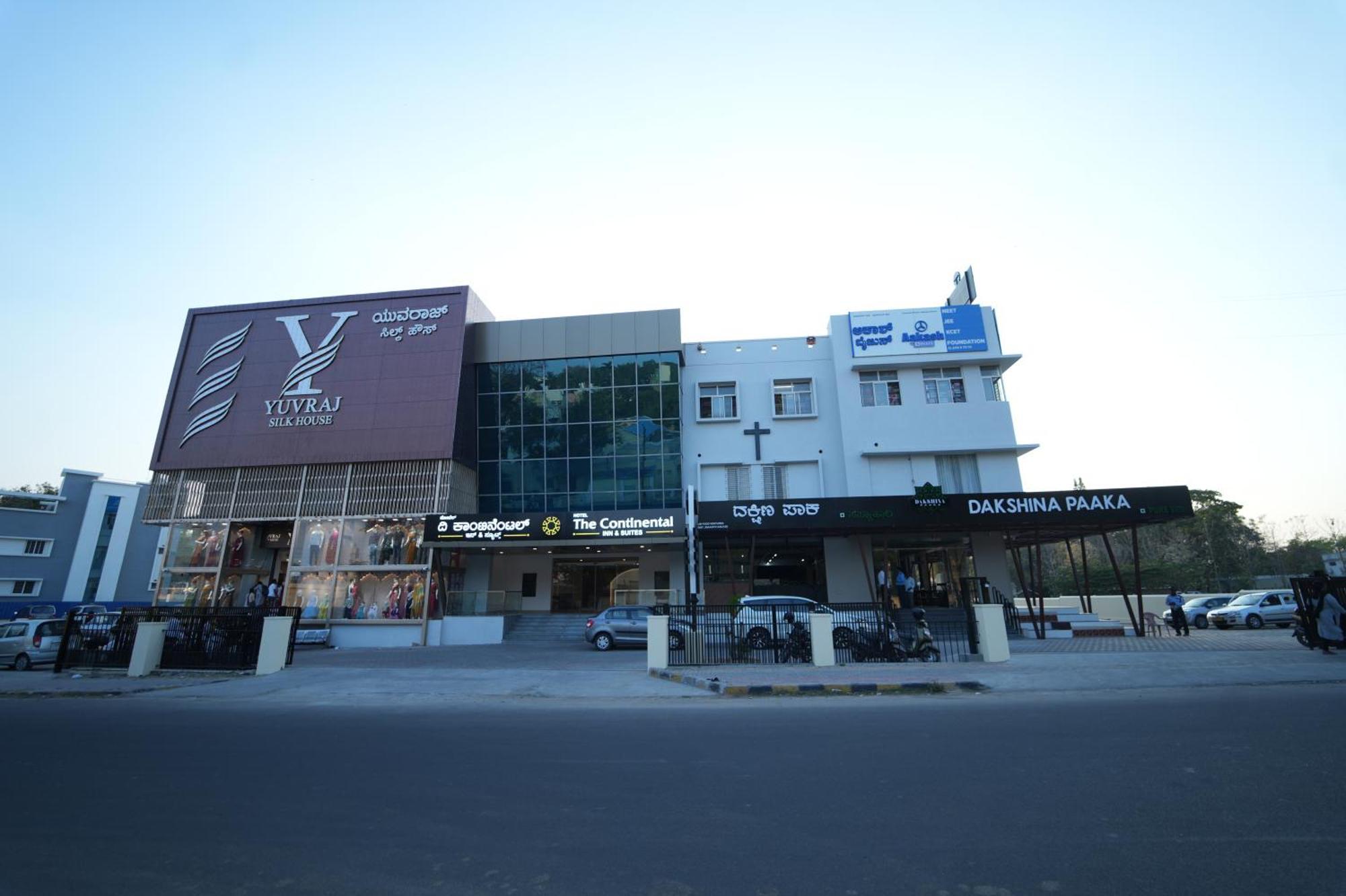 The Continental Inn & Suites Mysore Esterno foto