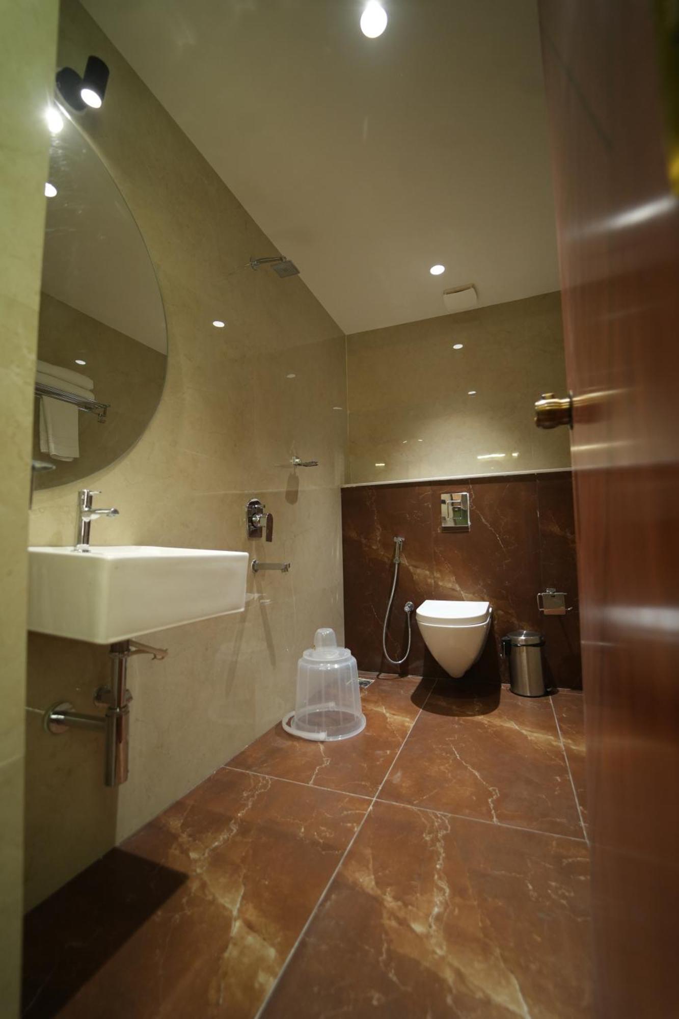 The Continental Inn & Suites Mysore Esterno foto