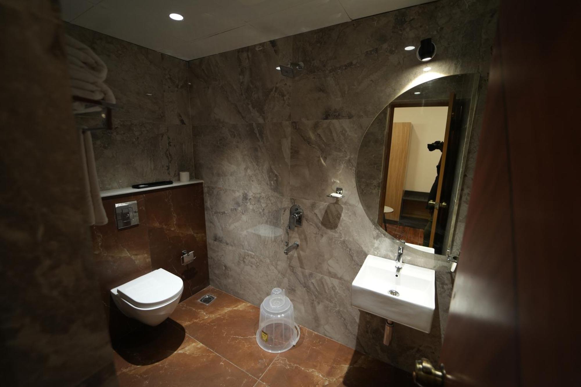 The Continental Inn & Suites Mysore Esterno foto